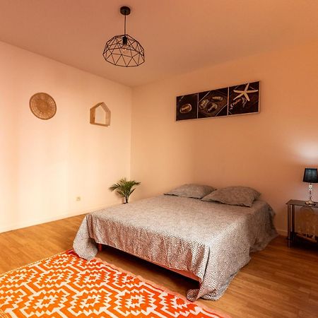 Appartement Tout Equipe Pour 6 Personnes A 15Min Des Plages Beziers Bagian luar foto