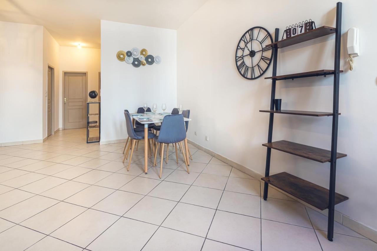 Appartement Tout Equipe Pour 6 Personnes A 15Min Des Plages Beziers Bagian luar foto