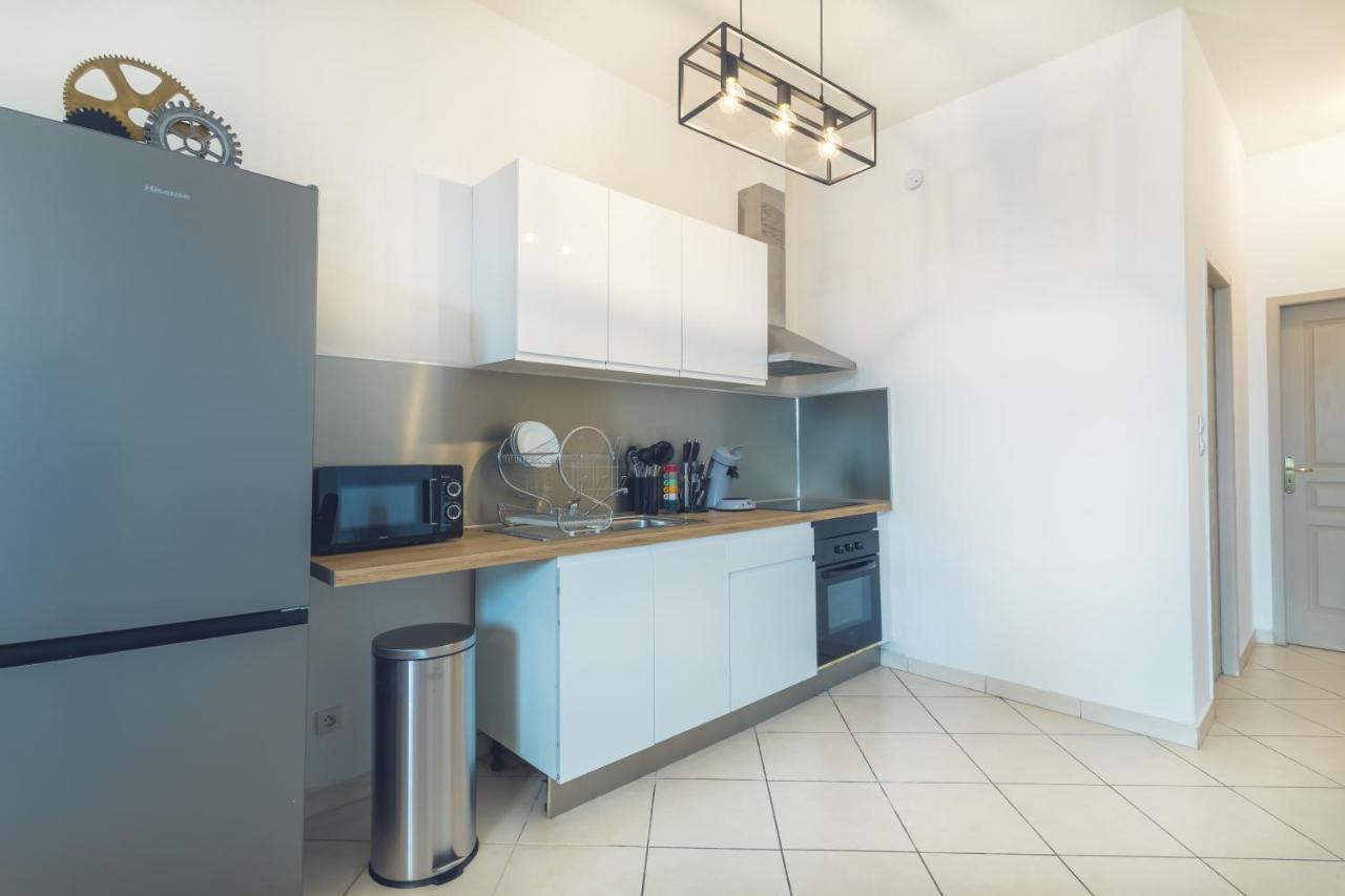Appartement Tout Equipe Pour 6 Personnes A 15Min Des Plages Beziers Bagian luar foto
