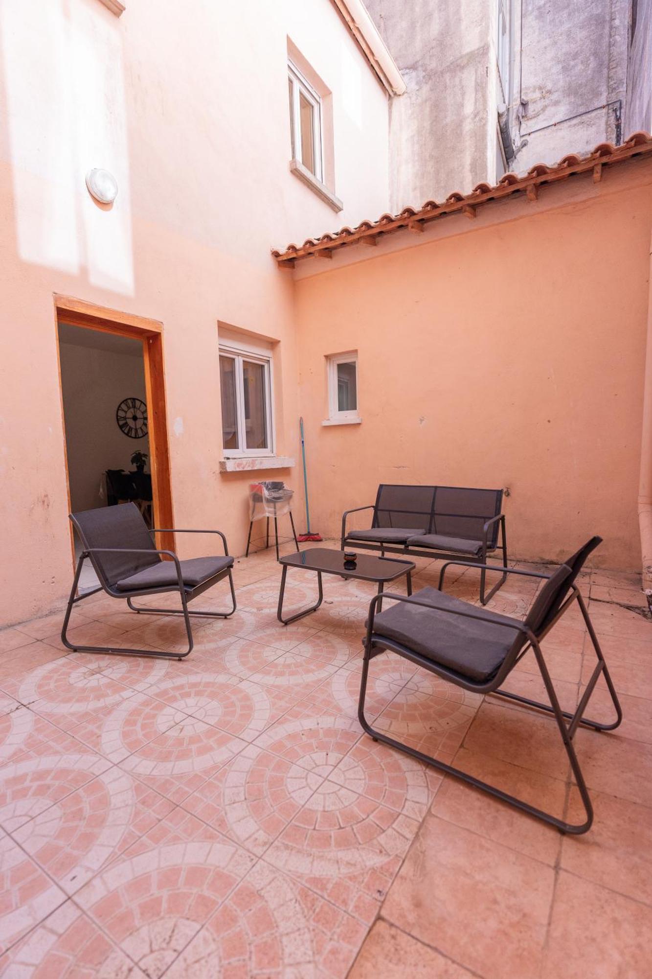 Appartement Tout Equipe Pour 6 Personnes A 15Min Des Plages Beziers Bagian luar foto