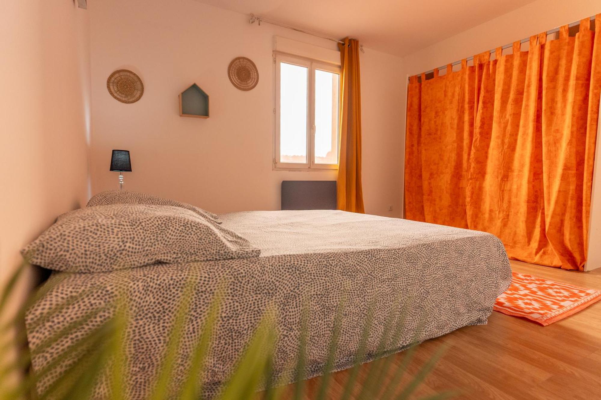 Appartement Tout Equipe Pour 6 Personnes A 15Min Des Plages Beziers Bagian luar foto