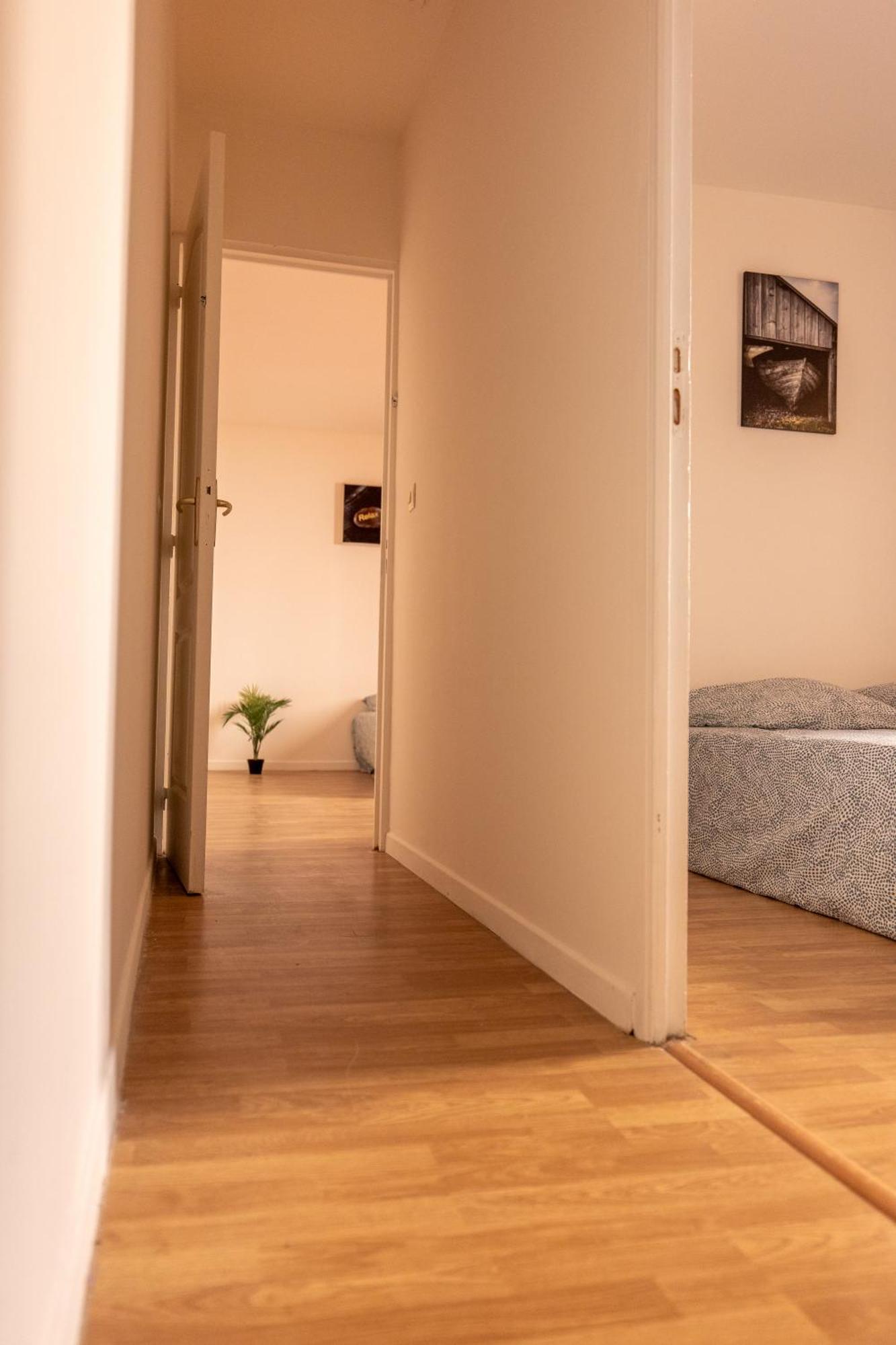 Appartement Tout Equipe Pour 6 Personnes A 15Min Des Plages Beziers Bagian luar foto